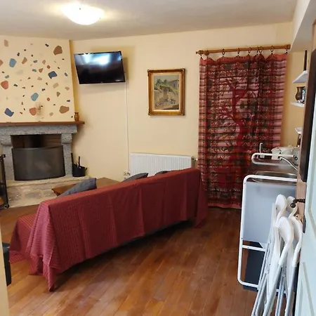 Apartmán Korfes-ένας αυτόνομος όροφος πέτρινης βίλας