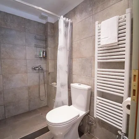 Korfes-κορφές αυτόνομη σουίτα με τζάκι στην κορφές