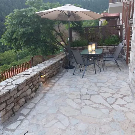 Korfes-κορφές αυτόνομη σουίτα με τζάκι στην κορφές Apartment *